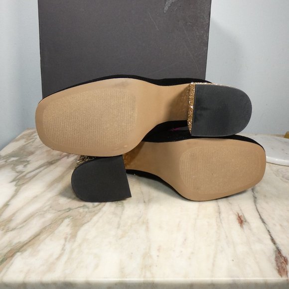 NiB SPARKLING Heels! Betsey Johnson Matcha Fashion Boot, Black Velour 9 - Picture 8 of 9